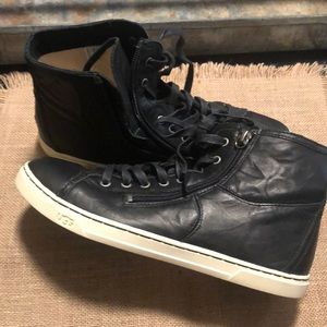 UGG High Top Zippered Black Leather  size 9 Minimal Wear